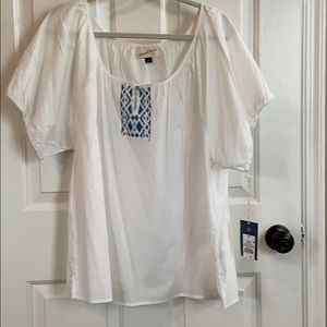 Universal Thread NWT White Top